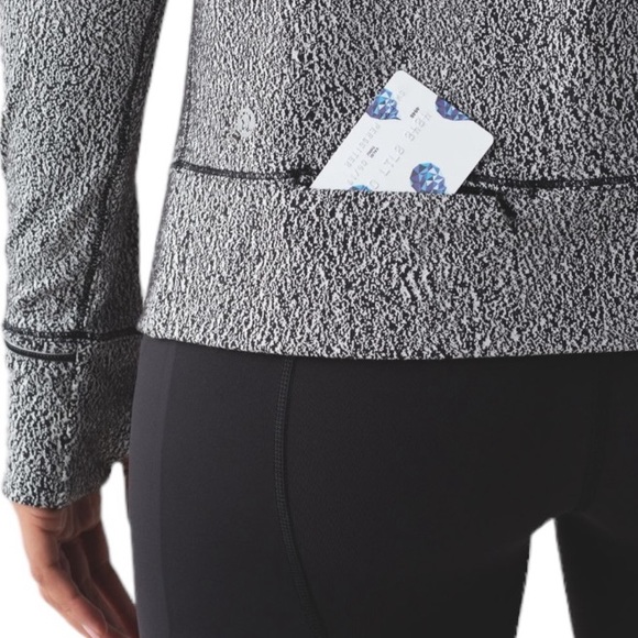 06 LULULEMON Rush Hour Long Sleeve Top Size 12 Black & White Relaxed Fit Top - Picture 13 of 15